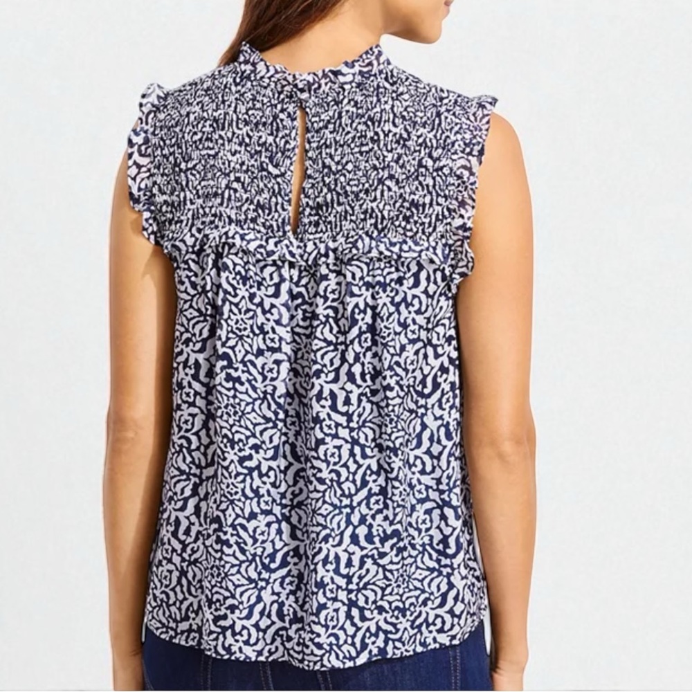 Vineyard Vines Geo Smocked Sleeveless Top - Picture 2 of 16